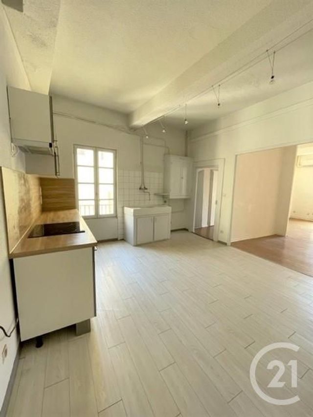 Appartement F3 à louer - 3 pièces - 99.02 m2 - BEZIERS - 34 - LANGUEDOC-ROUSSILLON - Century 21 Comminges Immobilier