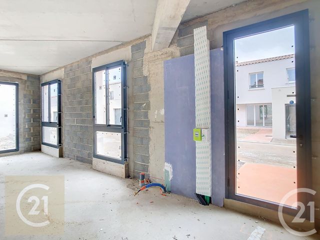 Afficher la photo en grand commerce à vendre - 137.0 m2 - CAPESTANG - 34 - LANGUEDOC-ROUSSILLON - Century 21 Comminges Immobilier