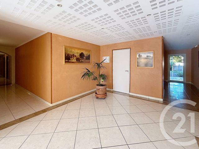 Appartement F3 à vendre - 3 pièces - 71.0 m2 - BEZIERS - 34 - LANGUEDOC-ROUSSILLON - Century 21 Comminges Immobilier