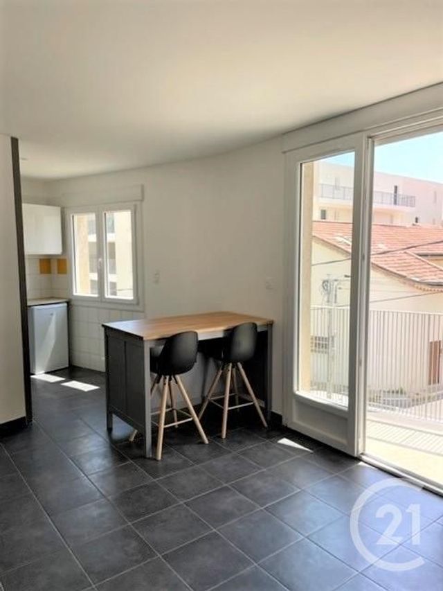 Appartement F1 à louer - 1 pièce - 27.01 m2 - BEZIERS - 34 - LANGUEDOC-ROUSSILLON - Century 21 Comminges Immobilier
