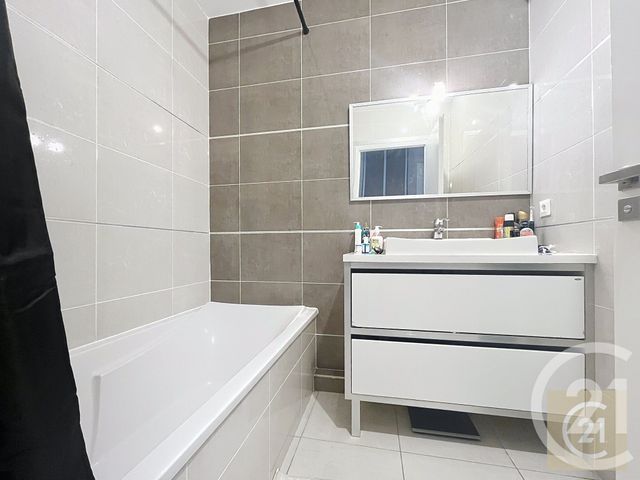 Appartement T2 à vendre - 2 pièces - 43.18 m2 - BEZIERS - 34 - LANGUEDOC-ROUSSILLON - Century 21 Comminges Immobilier