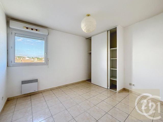 Appartement T3 à vendre - 3 pièces - 59.2 m2 - BEZIERS - 34 - LANGUEDOC-ROUSSILLON - Century 21 Comminges Immobilier