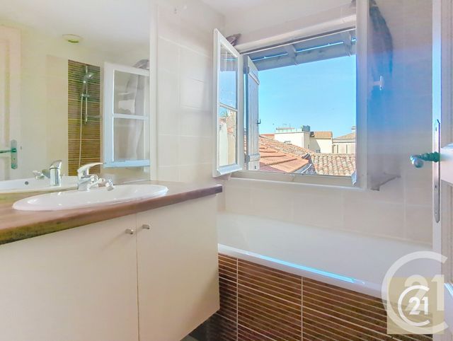 Afficher la photo en grand Appartement T3 à vendre - 3 pièces - 58.81 m2 - BEZIERS - 34 - LANGUEDOC-ROUSSILLON - Century 21 Comminges Immobilier