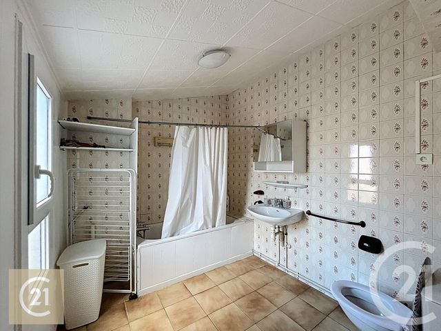 Appartement F2 à louer - 2 pièces - 34.0 m2 - BEZIERS - 34 - LANGUEDOC-ROUSSILLON - Century 21 Comminges Immobilier