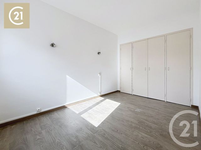 Appartement T4 à vendre - 4 pièces - 83.4 m2 - BEZIERS - 34 - LANGUEDOC-ROUSSILLON - Century 21 Comminges Immobilier