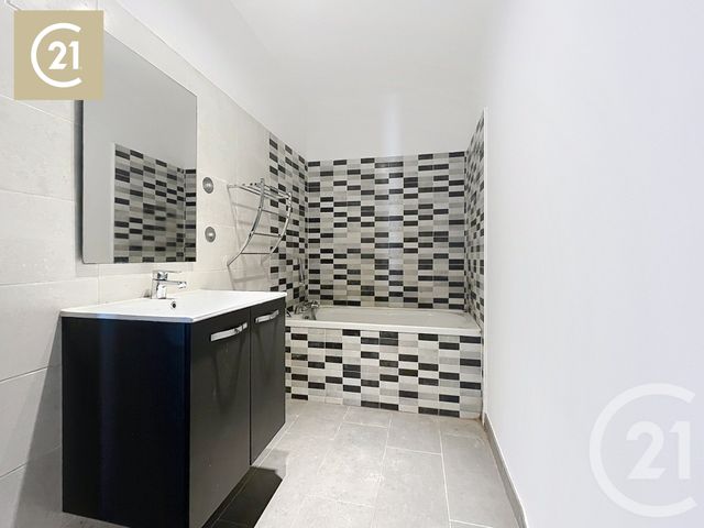 Appartement T4 à vendre - 4 pièces - 83.4 m2 - BEZIERS - 34 - LANGUEDOC-ROUSSILLON - Century 21 Comminges Immobilier