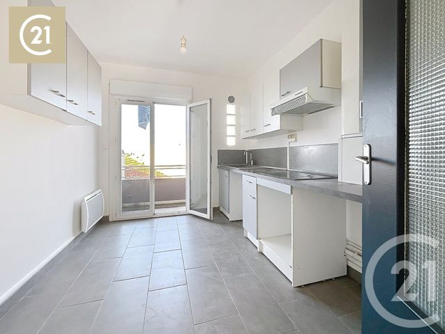 Appartement T4 à vendre - 4 pièces - 83.4 m2 - BEZIERS - 34 - LANGUEDOC-ROUSSILLON - Century 21 Comminges Immobilier