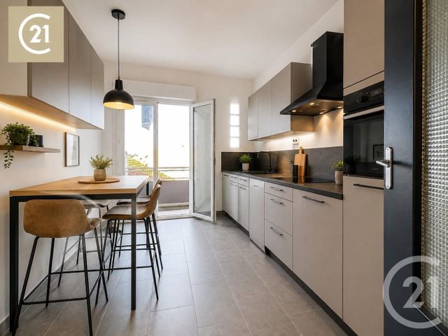 Appartement T4 à vendre - 4 pièces - 83.4 m2 - BEZIERS - 34 - LANGUEDOC-ROUSSILLON - Century 21 Comminges Immobilier