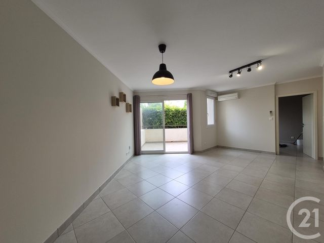 Afficher la photo en grand Appartement T2 à vendre - 2 pièces - 44.99 m2 - BEZIERS - 34 - LANGUEDOC-ROUSSILLON - Century 21 Comminges Immobilier