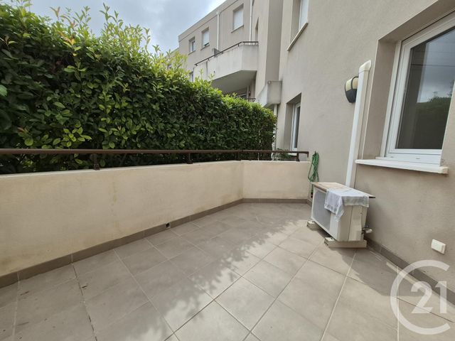 Afficher la photo en grand Appartement T2 à vendre - 2 pièces - 44.99 m2 - BEZIERS - 34 - LANGUEDOC-ROUSSILLON - Century 21 Comminges Immobilier
