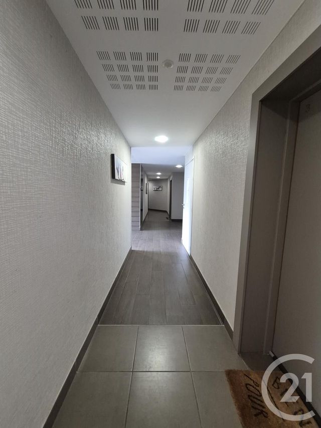 Afficher la photo en grand Appartement T2 à vendre - 2 pièces - 44.99 m2 - BEZIERS - 34 - LANGUEDOC-ROUSSILLON - Century 21 Comminges Immobilier
