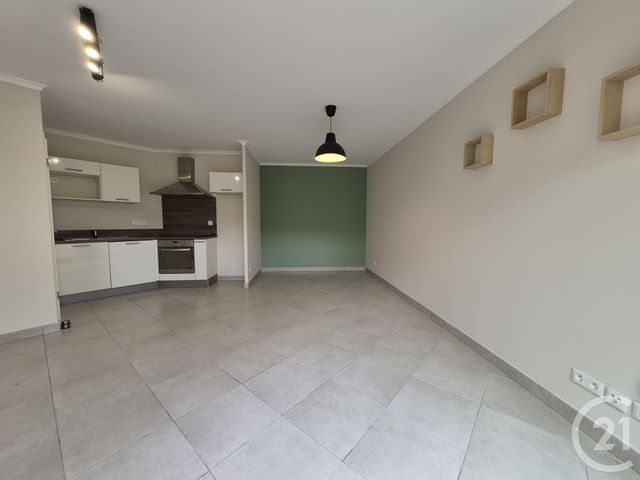 Afficher la photo en grand Appartement T2 à vendre - 2 pièces - 44.99 m2 - BEZIERS - 34 - LANGUEDOC-ROUSSILLON - Century 21 Comminges Immobilier