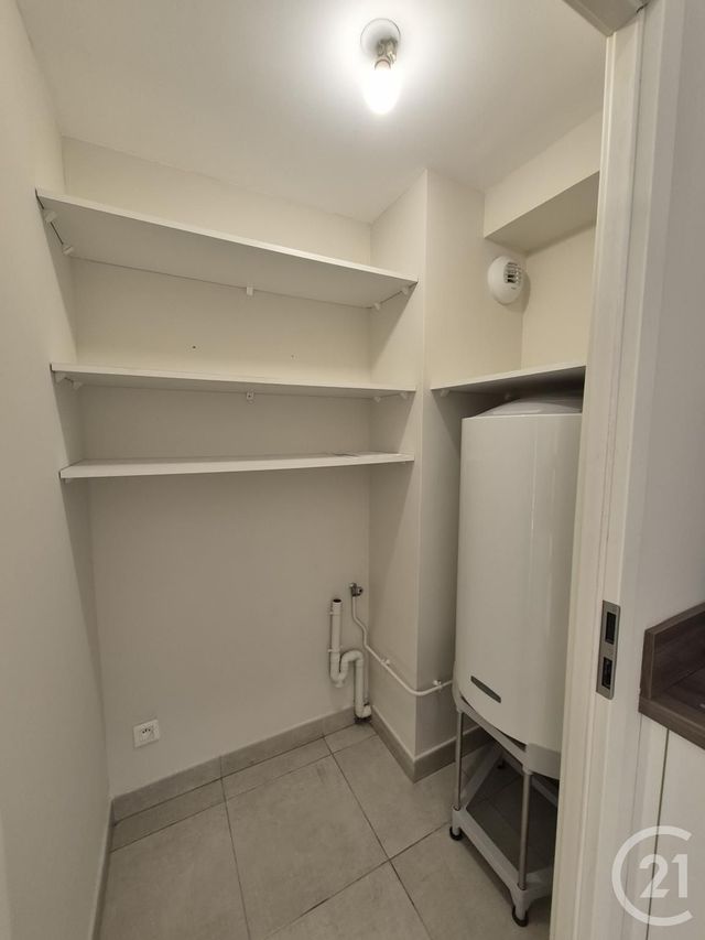 Afficher la photo en grand Appartement T2 à vendre - 2 pièces - 44.99 m2 - BEZIERS - 34 - LANGUEDOC-ROUSSILLON - Century 21 Comminges Immobilier