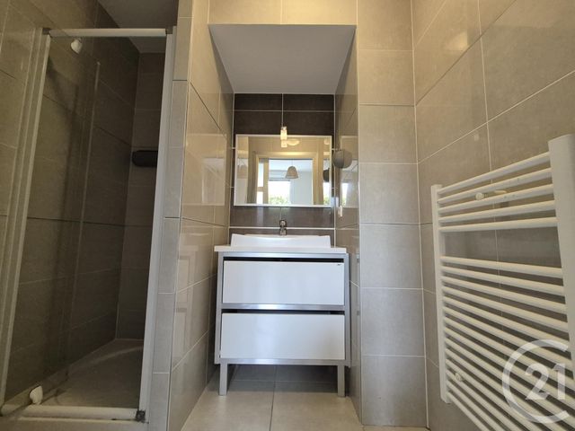 Afficher la photo en grand Appartement T2 à vendre - 2 pièces - 44.99 m2 - BEZIERS - 34 - LANGUEDOC-ROUSSILLON - Century 21 Comminges Immobilier