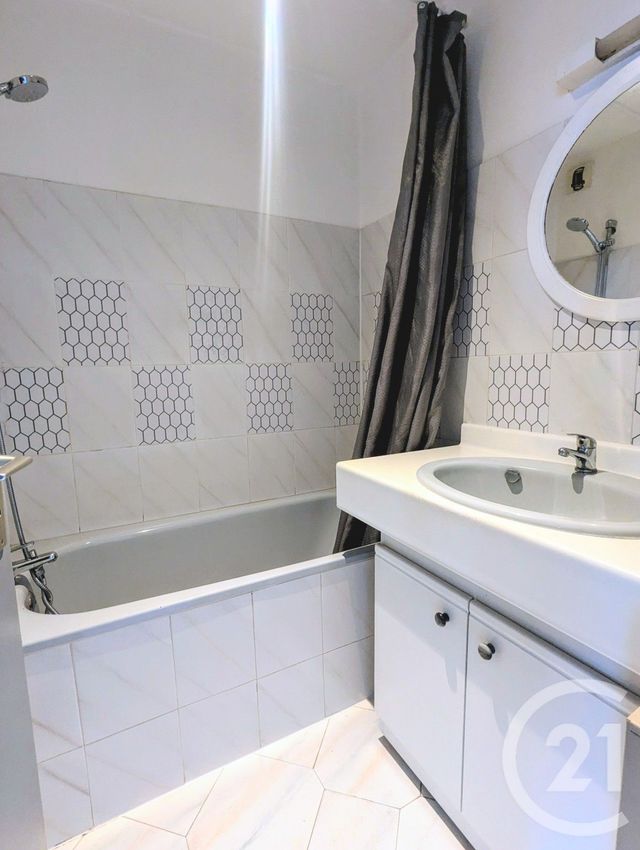 Appartement T2 à vendre - 2 pièces - 34.72 m2 - BEZIERS - 34 - LANGUEDOC-ROUSSILLON - Century 21 Comminges Immobilier