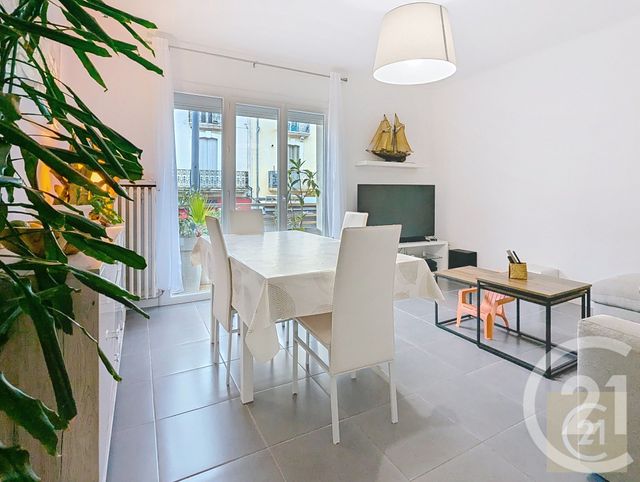 Appartement T4 à vendre - 4 pièces - 79.26 m2 - BEZIERS - 34 - LANGUEDOC-ROUSSILLON - Century 21 Comminges Immobilier