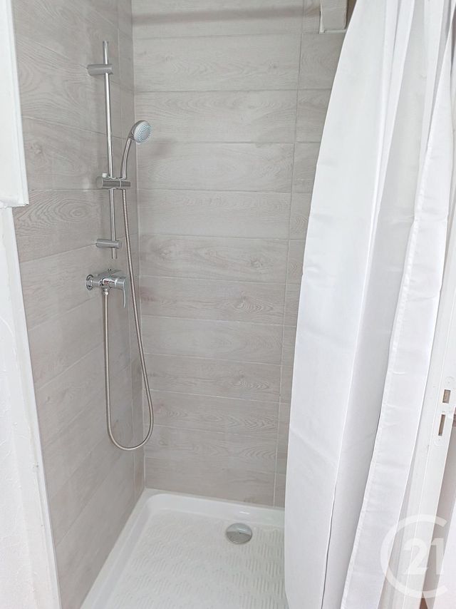 Appartement F1 à louer - 1 pièce - 22.0 m2 - BEZIERS - 34 - LANGUEDOC-ROUSSILLON - Century 21 Comminges Immobilier