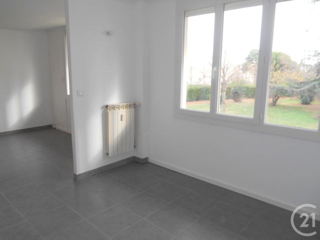 Appartement F4 à louer - 4 pièces - 65.0 m2 - BEZIERS - 34 - LANGUEDOC-ROUSSILLON - Century 21 Comminges Immobilier