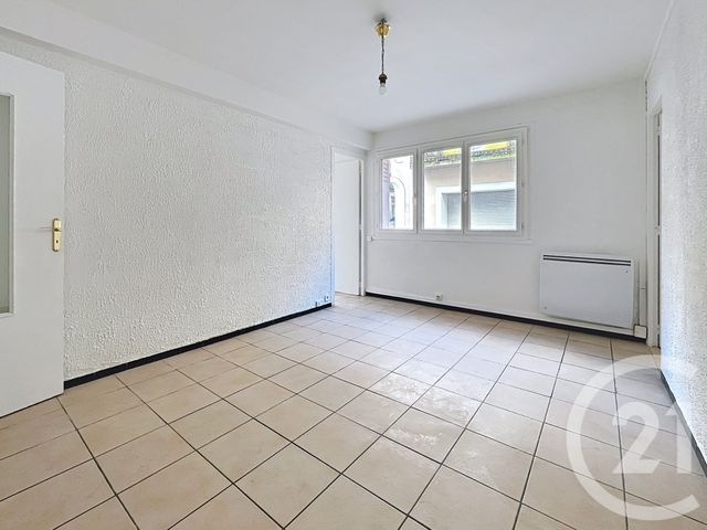 Appartement T3 à vendre - 4 pièces - 57.05 m2 - BEZIERS - 34 - LANGUEDOC-ROUSSILLON - Century 21 Comminges Immobilier