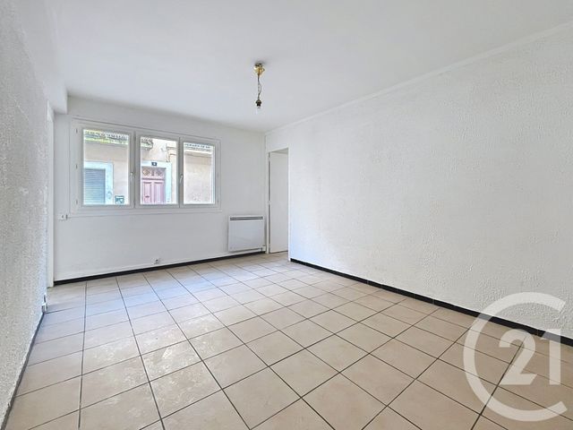 Appartement T3 à vendre - 4 pièces - 57.05 m2 - BEZIERS - 34 - LANGUEDOC-ROUSSILLON - Century 21 Comminges Immobilier