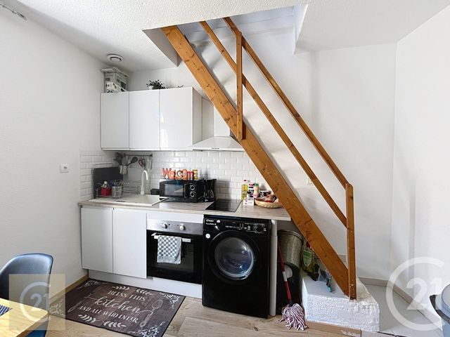 Appartement Duplex à louer - 2 pièces - 32.15 m2 - BEZIERS - 34 - LANGUEDOC-ROUSSILLON - Century 21 Comminges Immobilier