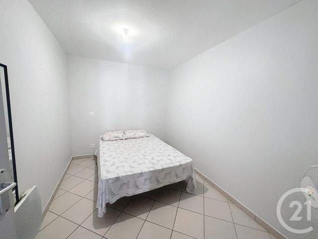 Appartement F1 à louer - 1 pièce - 40.0 m2 - BEZIERS - 34 - LANGUEDOC-ROUSSILLON - Century 21 Comminges Immobilier