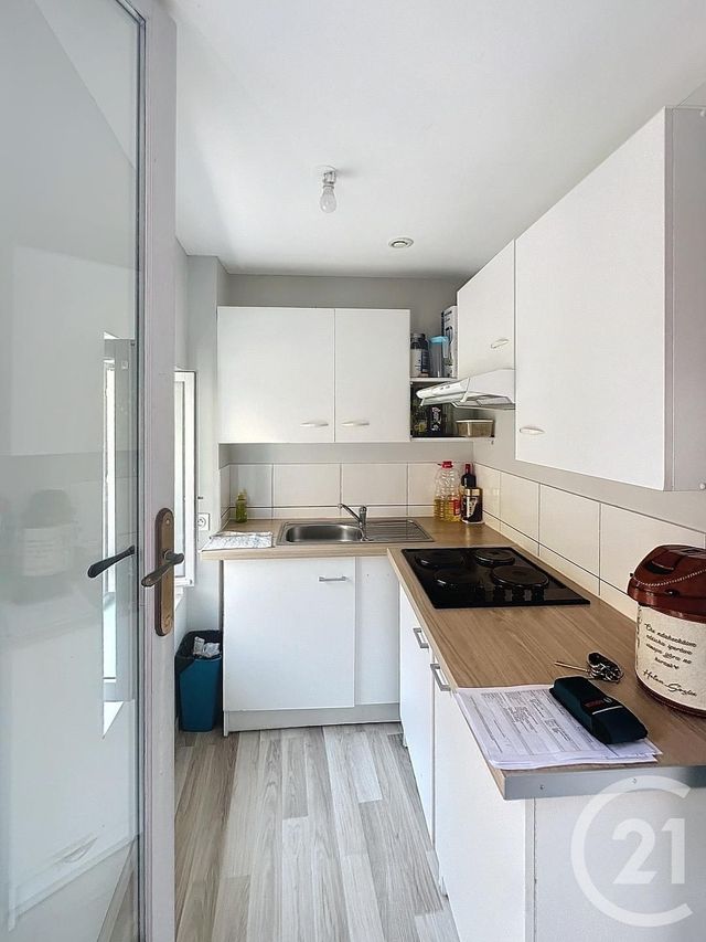 Appartement F1 à louer - 1 pièce - 40.0 m2 - BEZIERS - 34 - LANGUEDOC-ROUSSILLON - Century 21 Comminges Immobilier