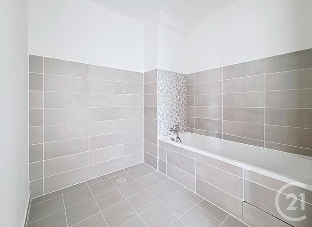 Appartement T4 à vendre - 4 pièces - 76.88 m2 - BEZIERS - 34 - LANGUEDOC-ROUSSILLON - Century 21 Comminges Immobilier