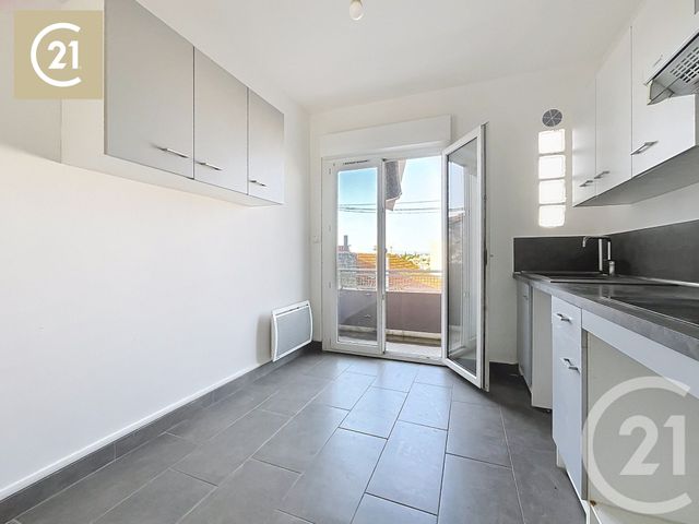 Appartement T4 à vendre - 4 pièces - 83.4 m2 - BEZIERS - 34 - LANGUEDOC-ROUSSILLON - Century 21 Comminges Immobilier