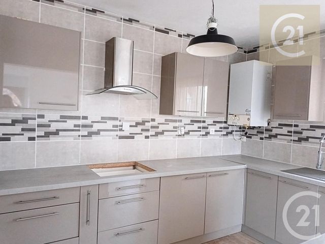 Appartement F4 à louer - 4 pièces - 84.59 m2 - BEZIERS - 34 - LANGUEDOC-ROUSSILLON - Century 21 Comminges Immobilier