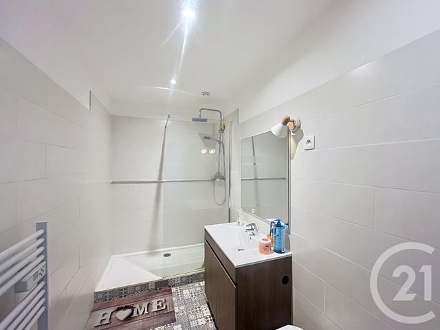 Appartement T3 à vendre - 4 pièces - 80.2 m2 - BEZIERS - 34 - LANGUEDOC-ROUSSILLON - Century 21 Comminges Immobilier