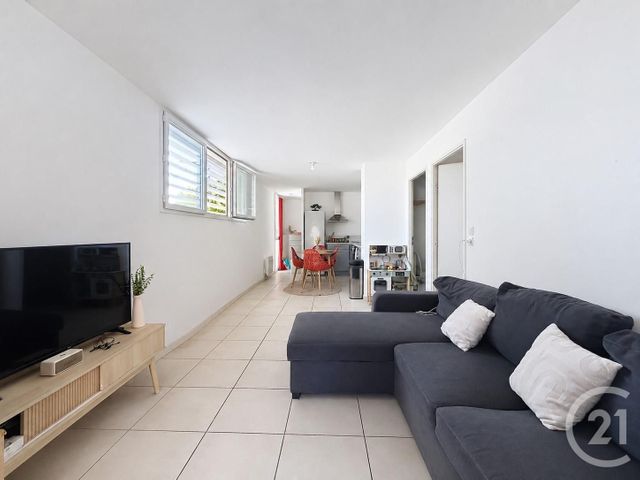 Appartement F3 à louer - 3 pièces - 57.2 m2 - BEZIERS - 34 - LANGUEDOC-ROUSSILLON - Century 21 Comminges Immobilier