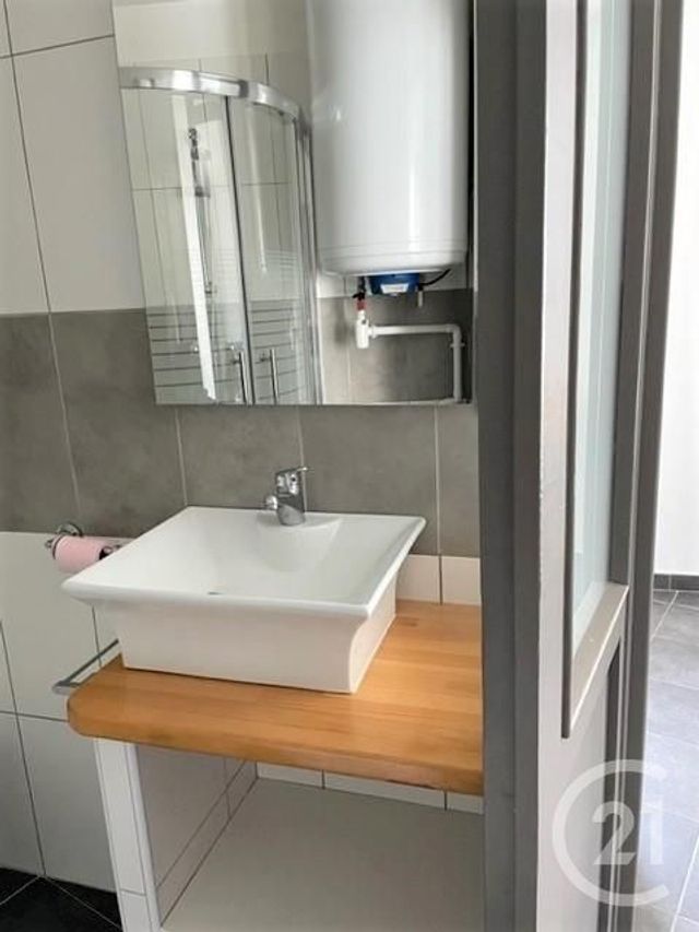 Appartement F1 à louer - 1 pièce - 27.01 m2 - BEZIERS - 34 - LANGUEDOC-ROUSSILLON - Century 21 Comminges Immobilier