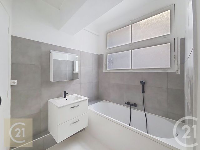 Appartement F4 à louer - 4 pièces - 81.91 m2 - BEZIERS - 34 - LANGUEDOC-ROUSSILLON - Century 21 Comminges Immobilier